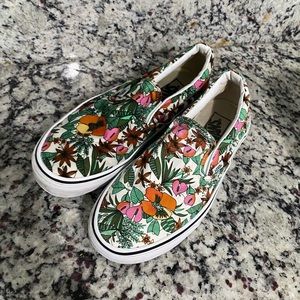 Vans Slip on Floral pattern size 7.5/9